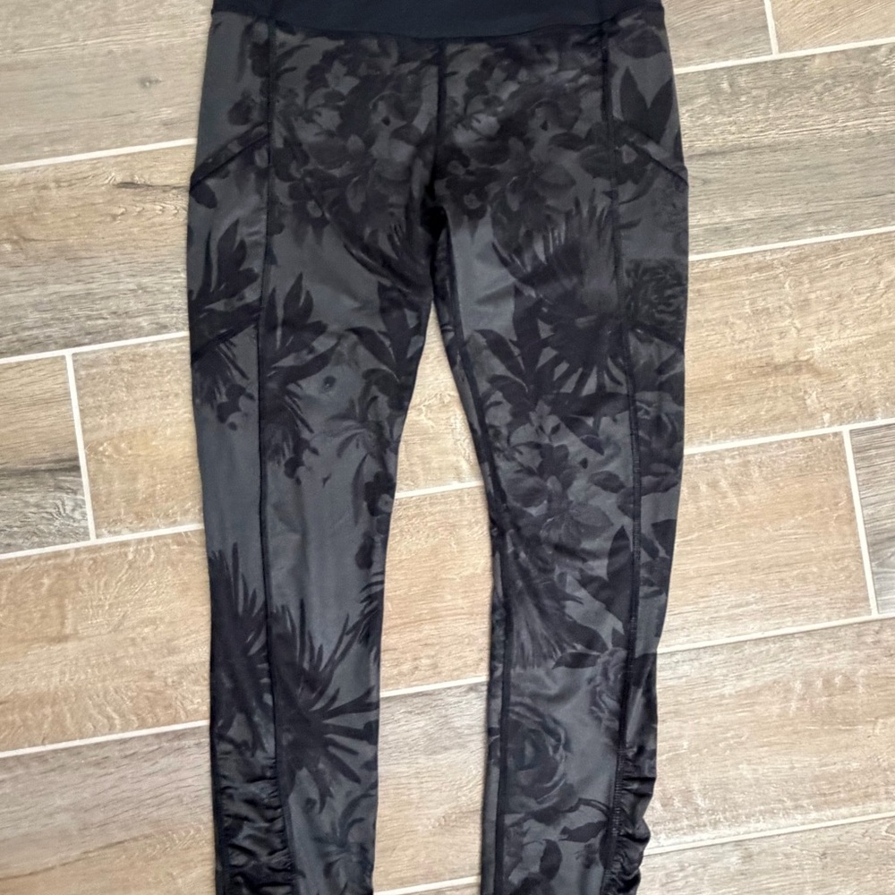 OFFERS WELCOME! lululemon athletica Black Floral